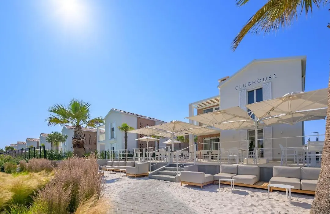Pareus Beach Resort-1